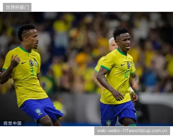 阿尔瓦雷斯需最大化防守覆盖，以限制巴西队由守转攻时向维尼修斯的第一时间传球。